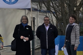 Stadträtin Claudia Borowski, Schulleiter Herr Röder und Zonta Präsidentin Beate Funck-Flaum